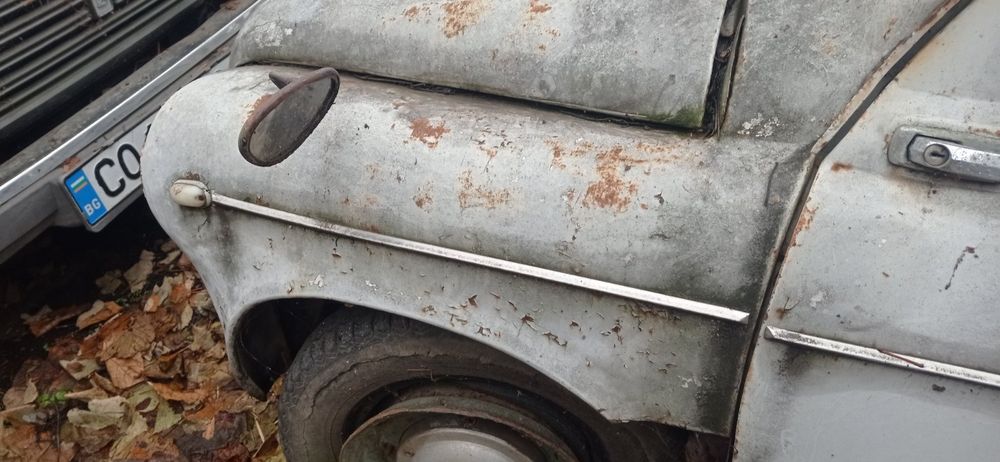 Zaz 965 на части.