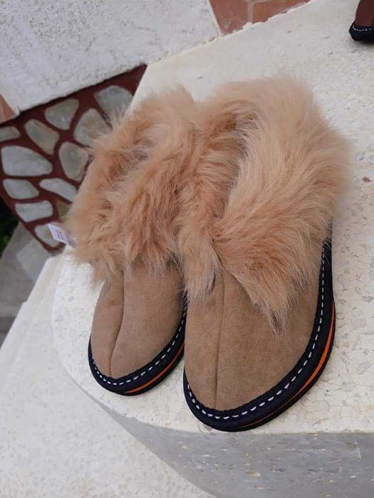 Botoși din blană naturală ovină