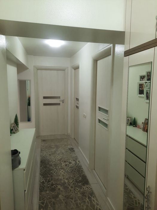 Apartament trei camere