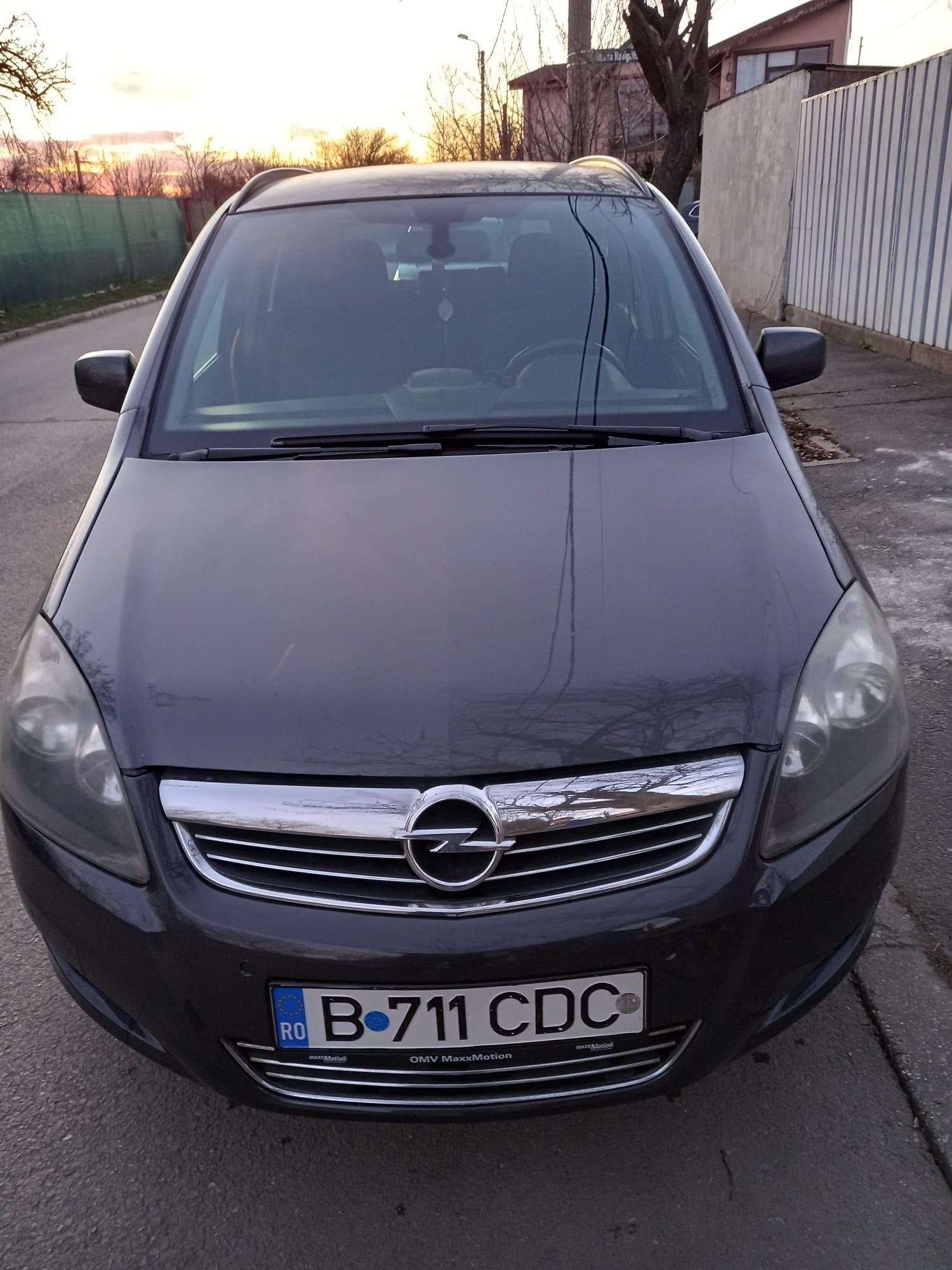 Opel Zafira B an 2011 Climatronic Navigație economic