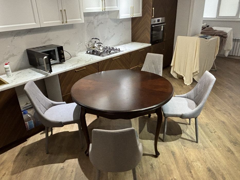 Продам столы и стулья отдельно