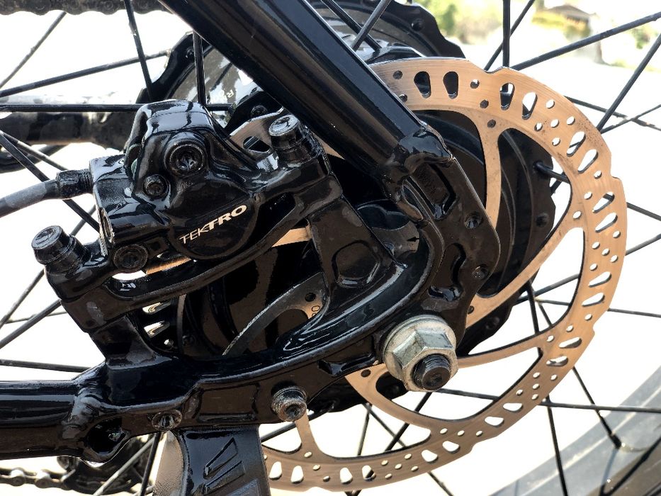 Elektricheskiy velosiped sotiladi