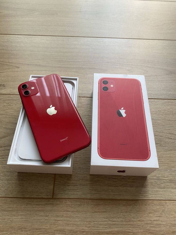 IPhone 11 с кутия и зарядно