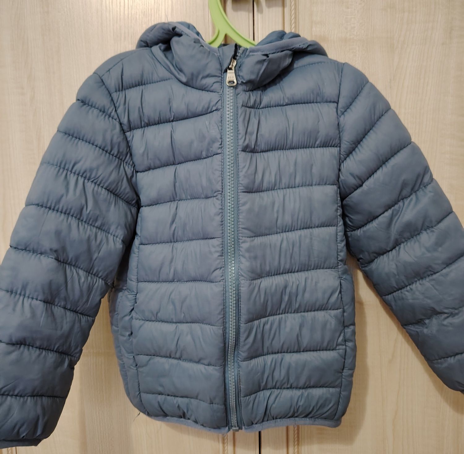 Продам детскую куртку