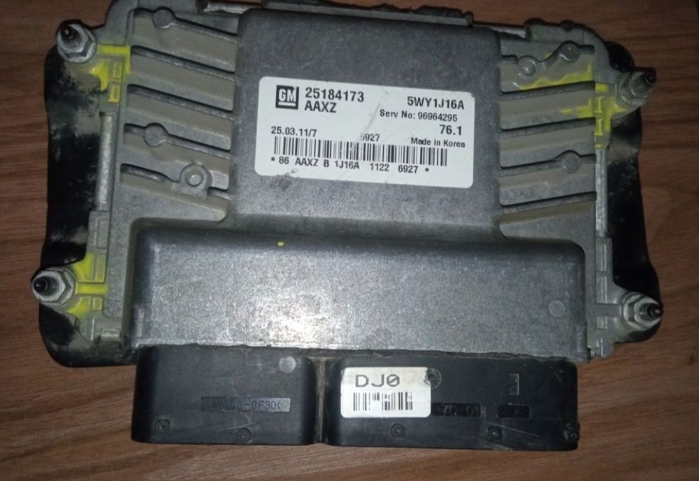 Продам блок управления двигателем