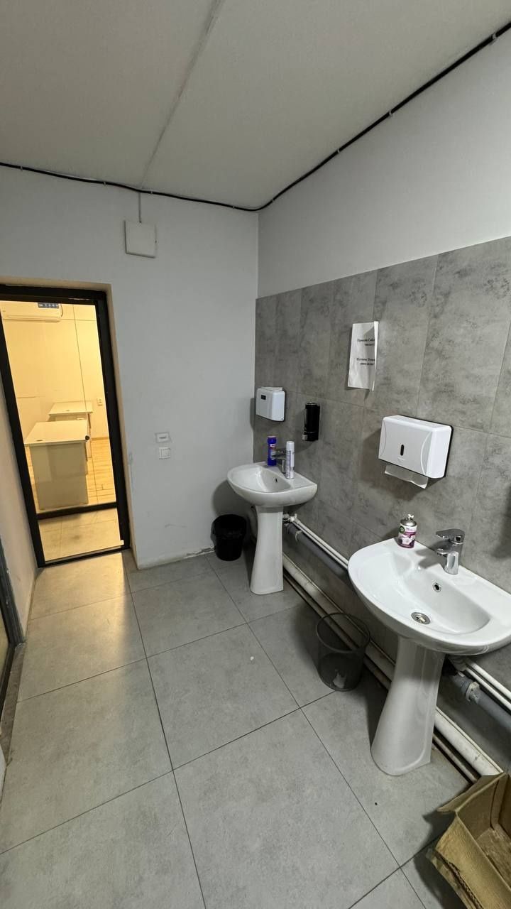 Skolniy etaj 180 m2 arendaga beriladi Yakkasaroy