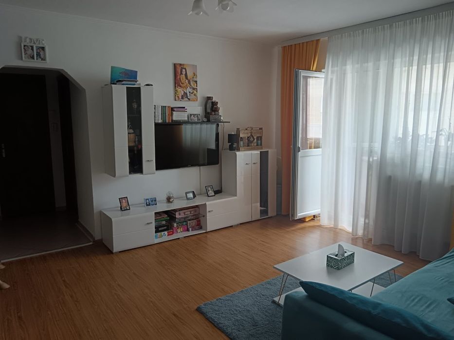 Apartament două camere, multiple îmbunătățiri, etaj 4