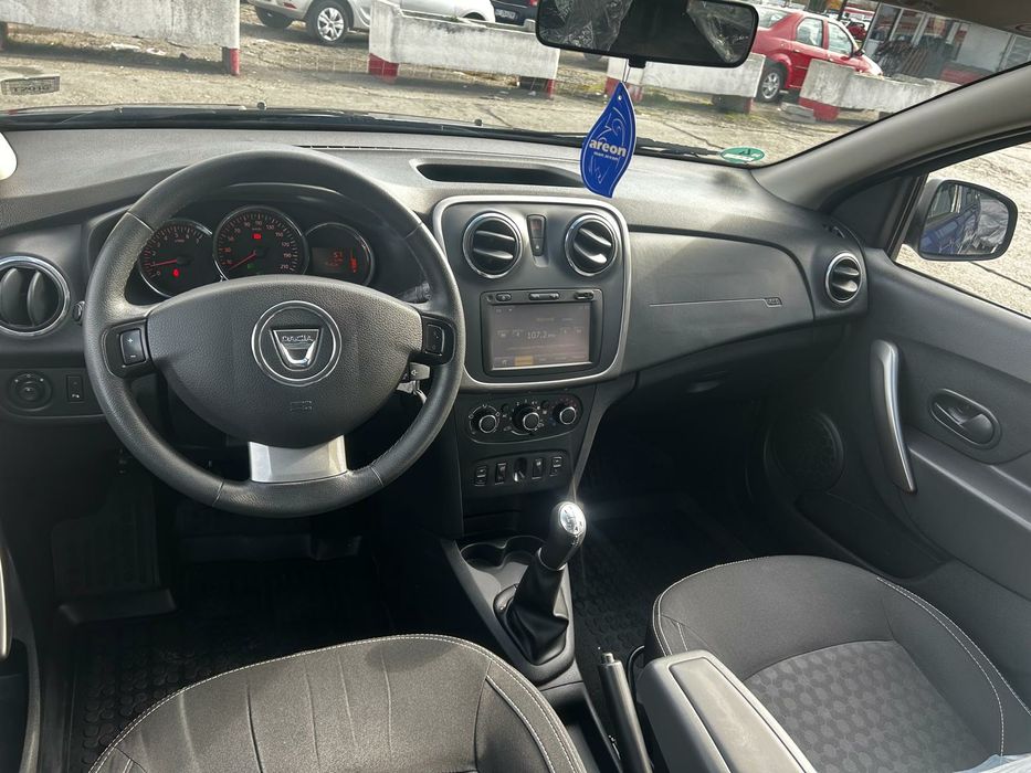 Logan Mcv Prestige  2015 90.000 de km full options stare noua