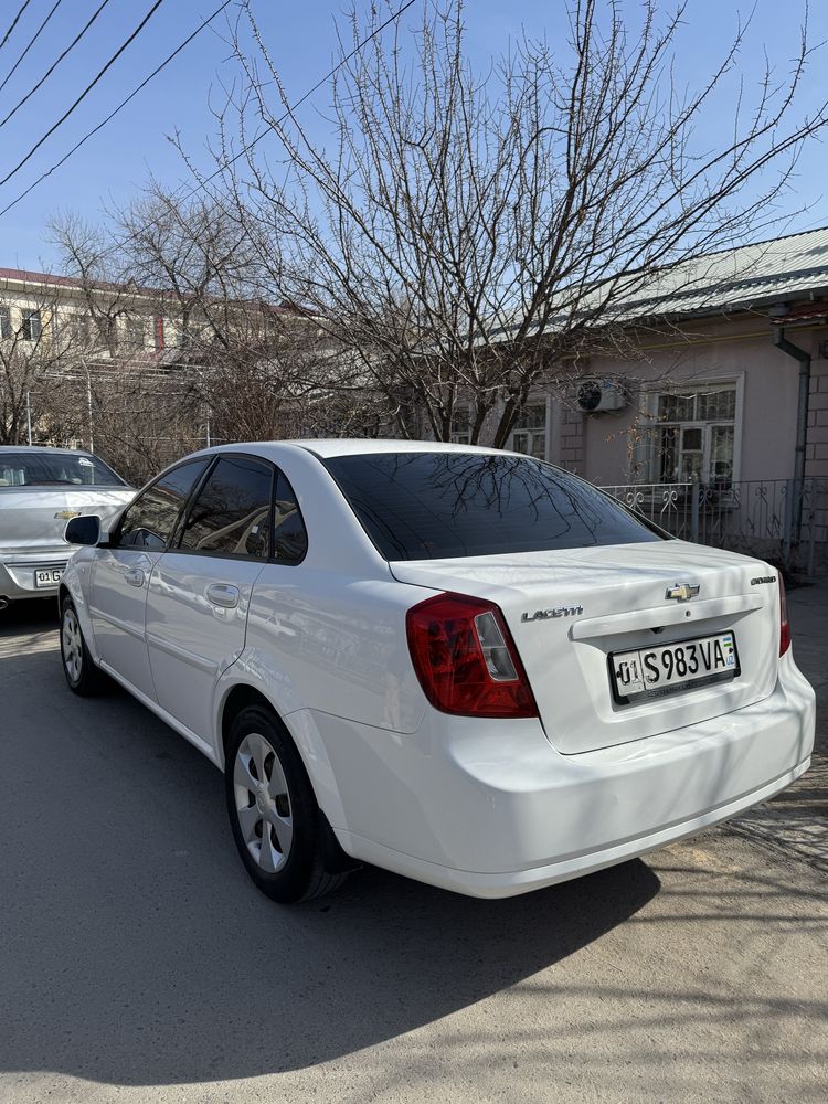 Автомобиль Джентра автомат