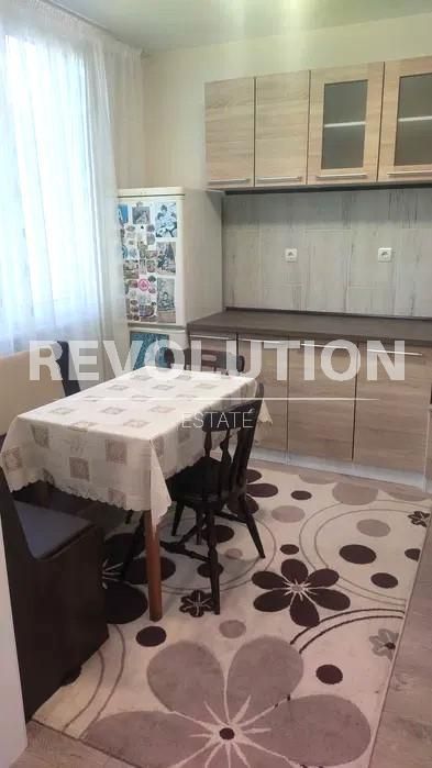 Дава се под наем Двустаен апартамент в Варна, Център - 50 кв.м за 375 € - Снимка #3