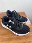 Vand adidasi Under Armour