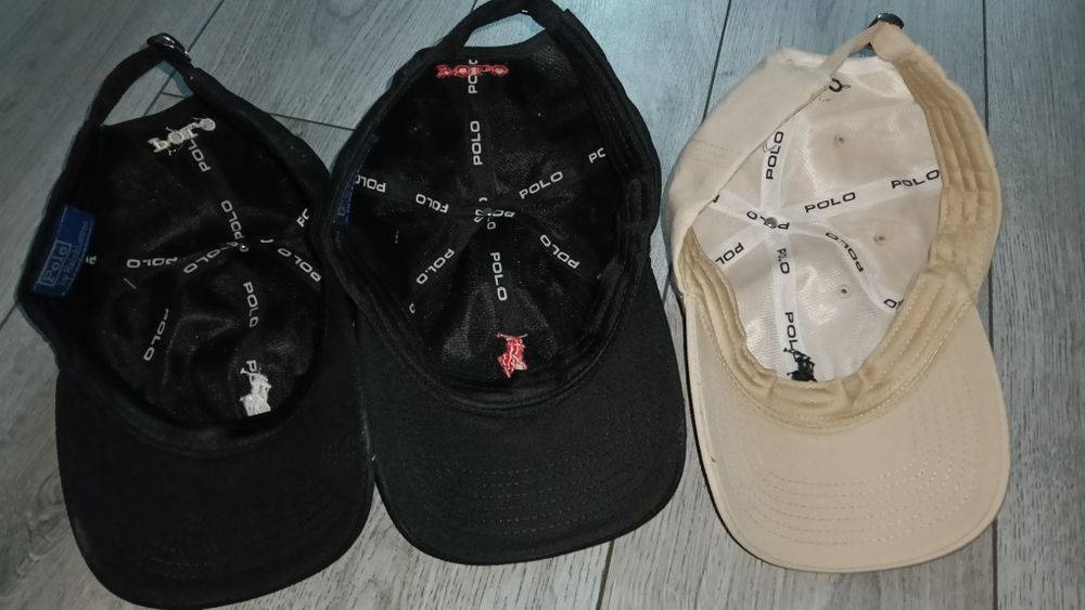 Șapcă polo 3 culori insigne diferite
