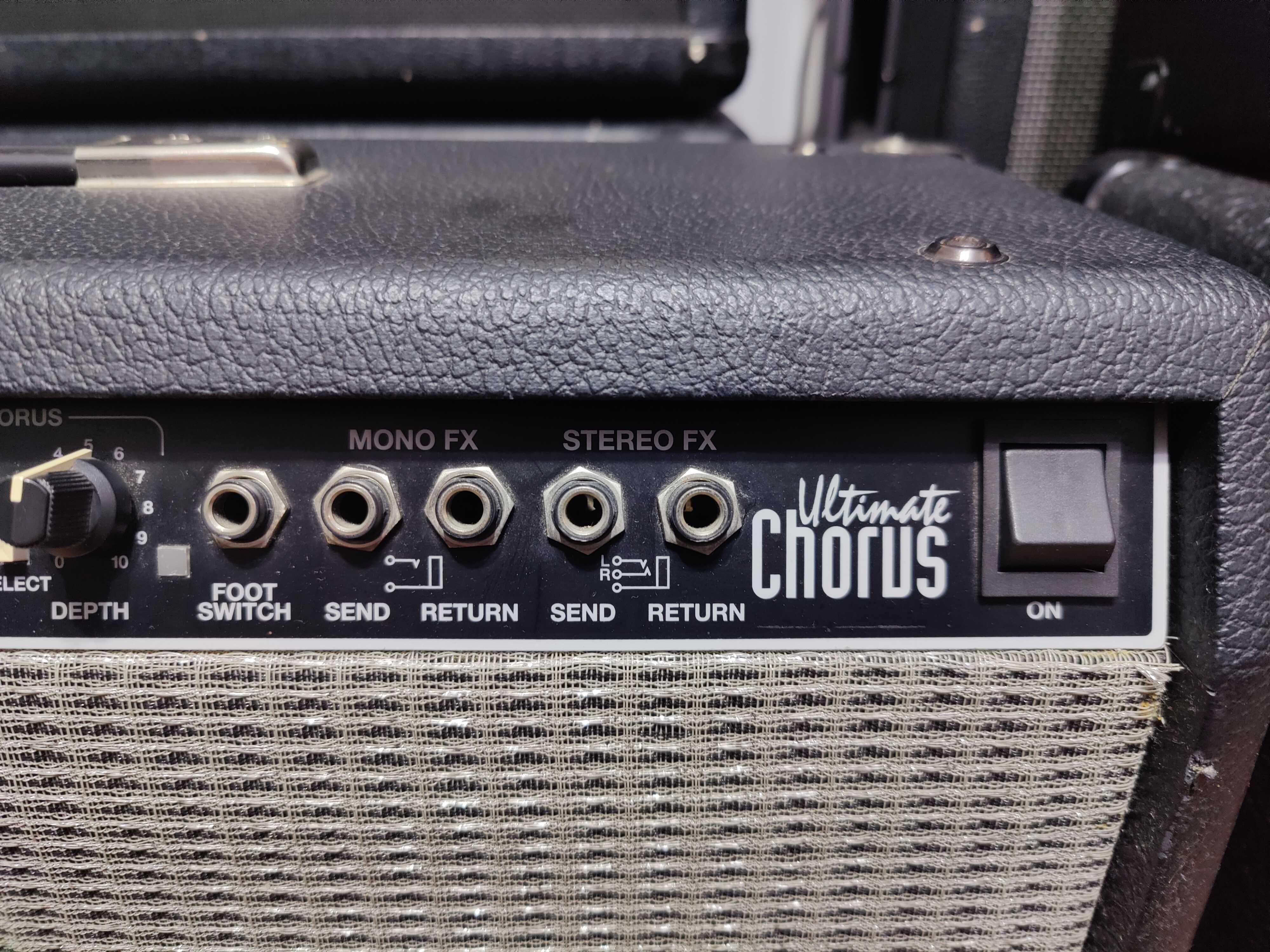 Amplificator chitara Fender Ultimate Corus 2x65W