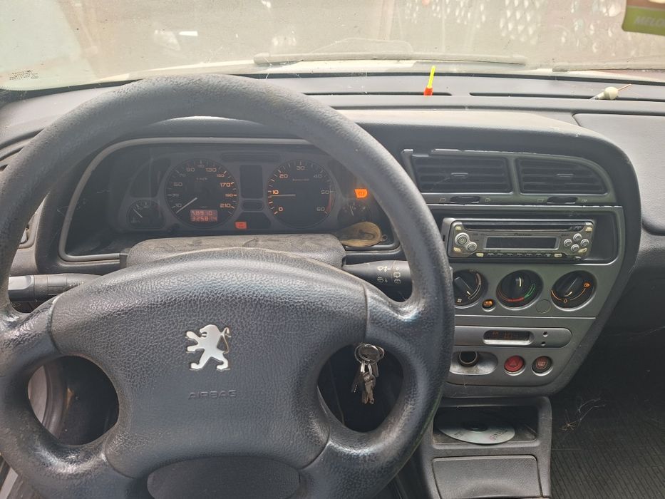 Vând Peugeot 306