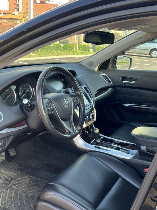 Acura  TLX 2400.