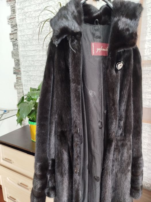 Продается шуба норковая.