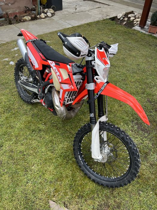 Vand Beta RR 300 2021 cu 75 ore, foarte putin folosit