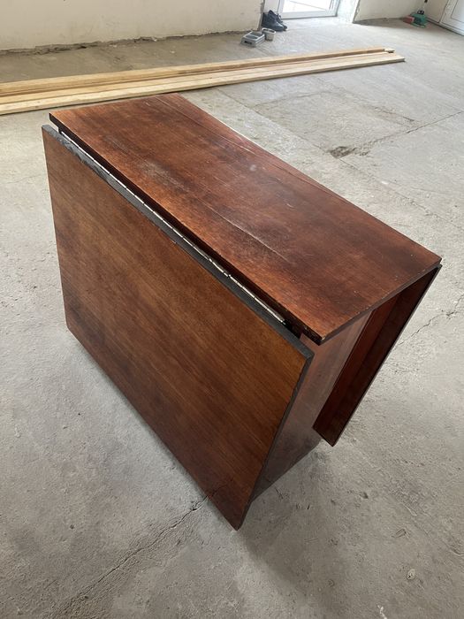 Продам срочно раздвижной стол