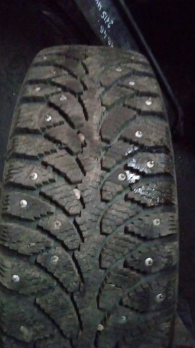 Продаю комплект зимней резины 175/65/14 на дисках 4х дырая  Цена 70000