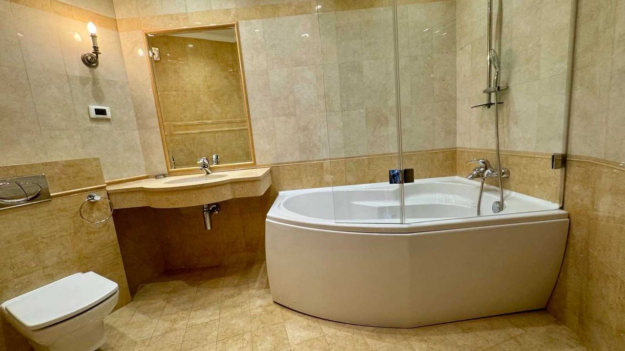 Продава се Тристаен апартамент в София, Витоша - 142 кв.м за 3200 €/кв.м - Снимка #12