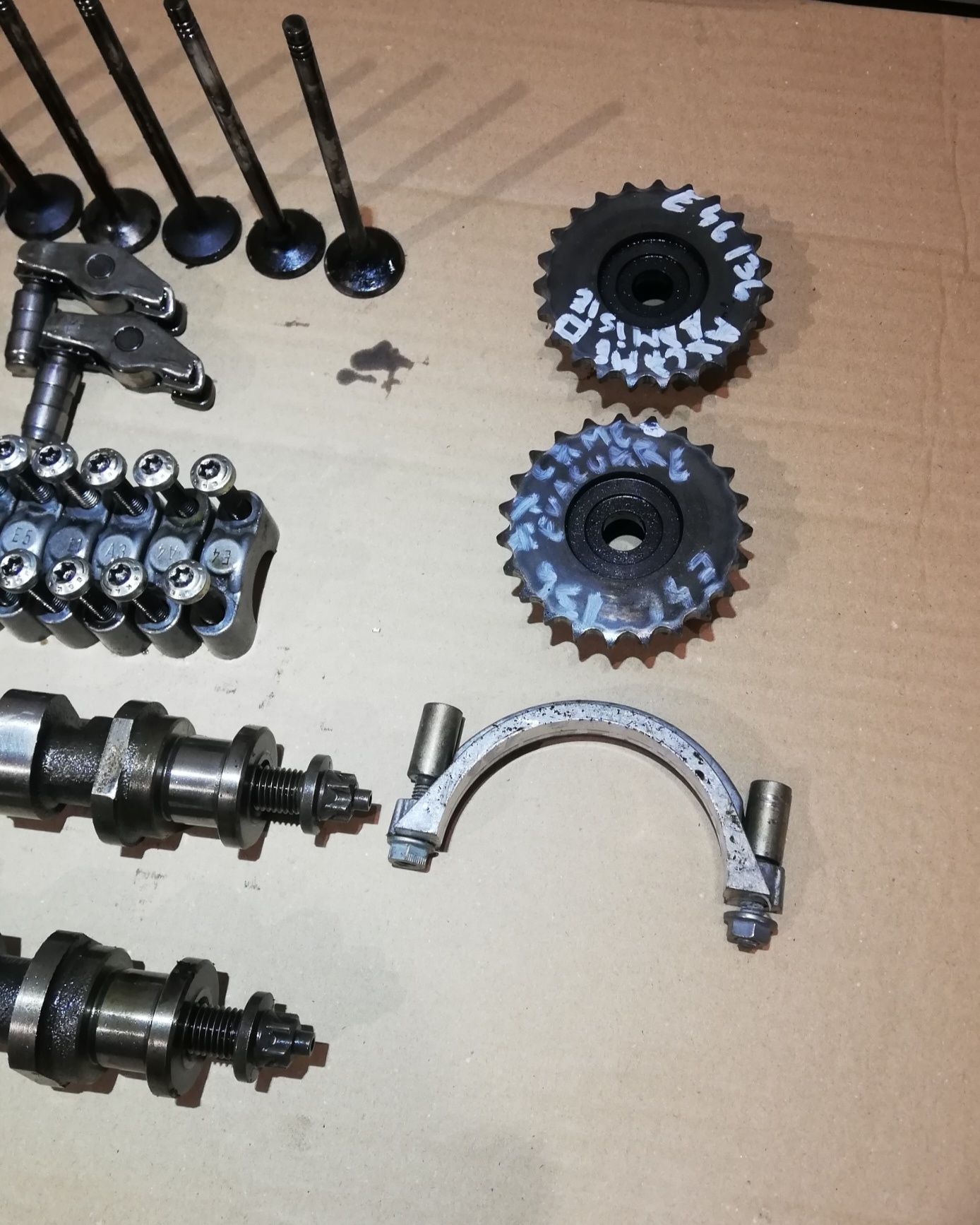 Ax came culbutori supape lagăre pinion ax came bmw E46 320d 136cp