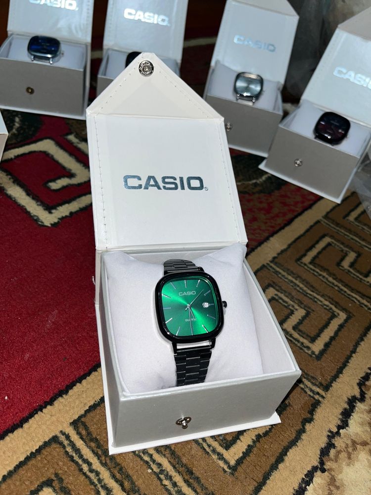 Часы Casio Lux.