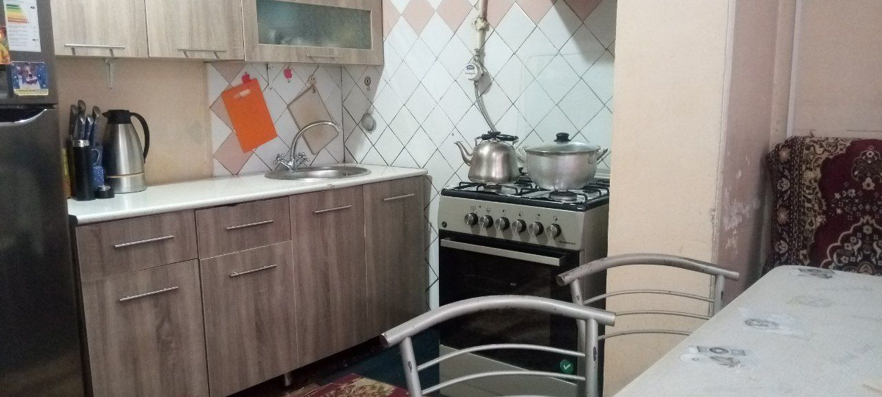 2-х комн. квартира, 2/1/4. Спутник 4 (Сергели). Метро "Turon" - 500 м.
