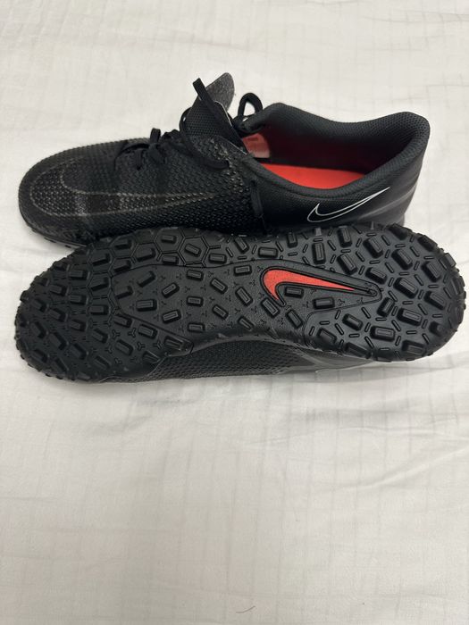 Ghete de fotbal Nike phantom