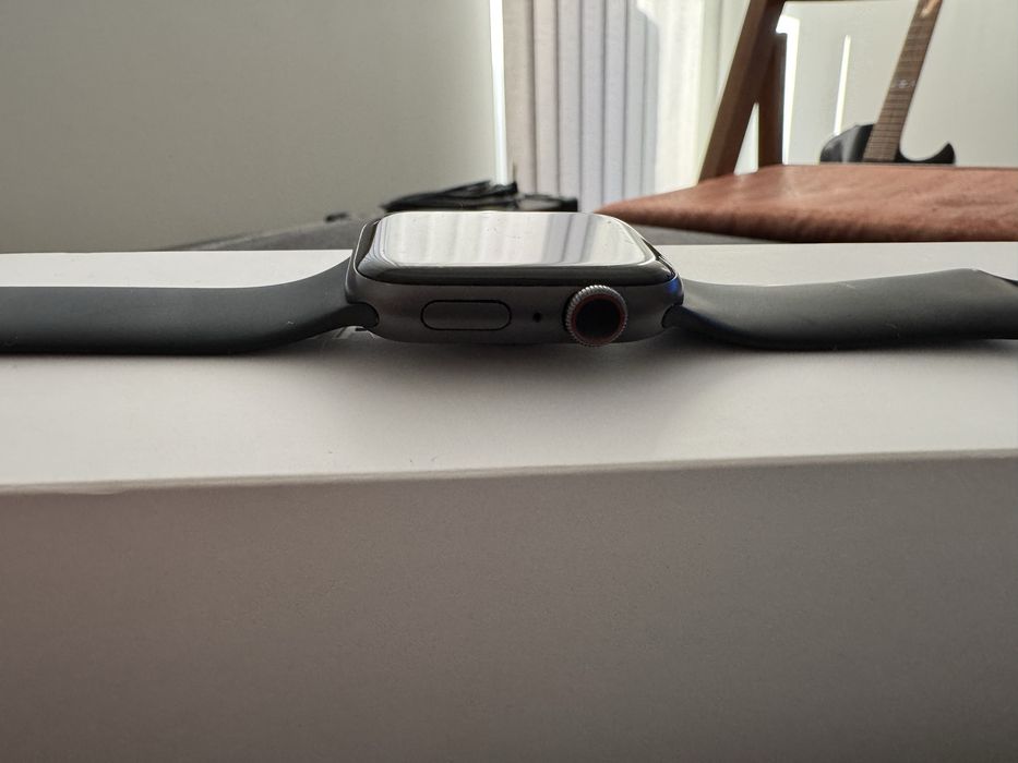 apple watch 4 LTE 44mm.