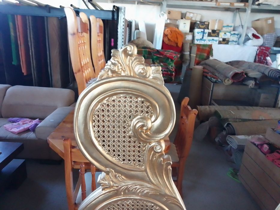 Младоженски столове