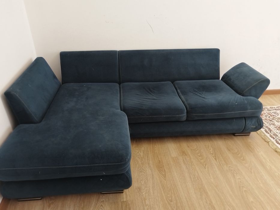 Продам диван угловой