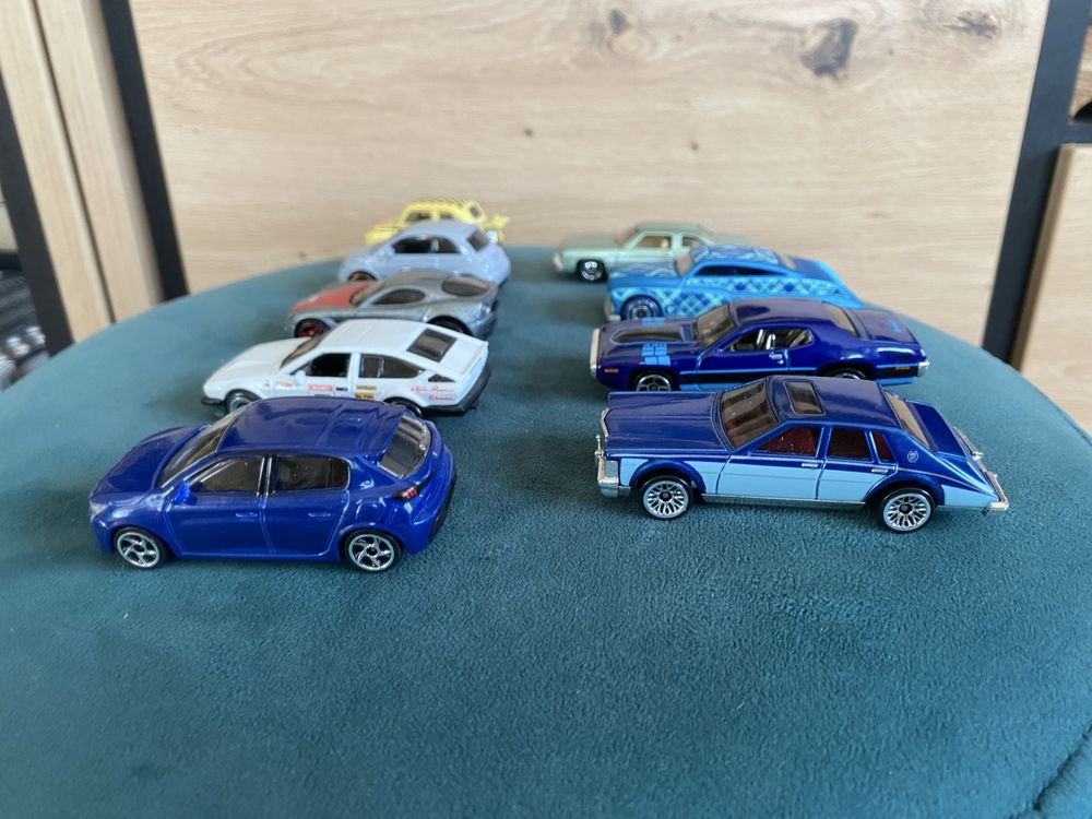 Hotwheels колички