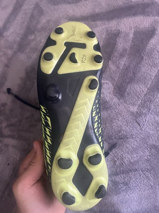 Papuci de fotbal PUMA cu crampoane