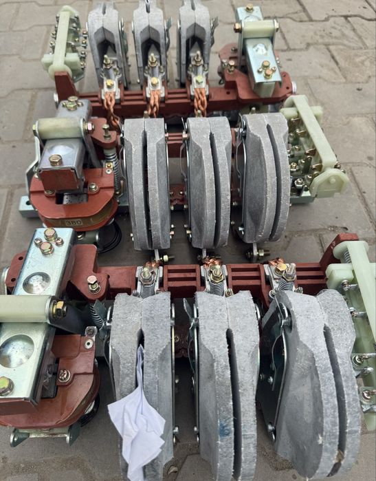 Продам новые контакторы 250А (катушка 380V)-30 штук