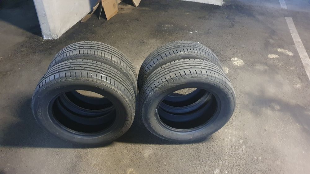 Резина летняя Nexen 215/60R/16 продам.