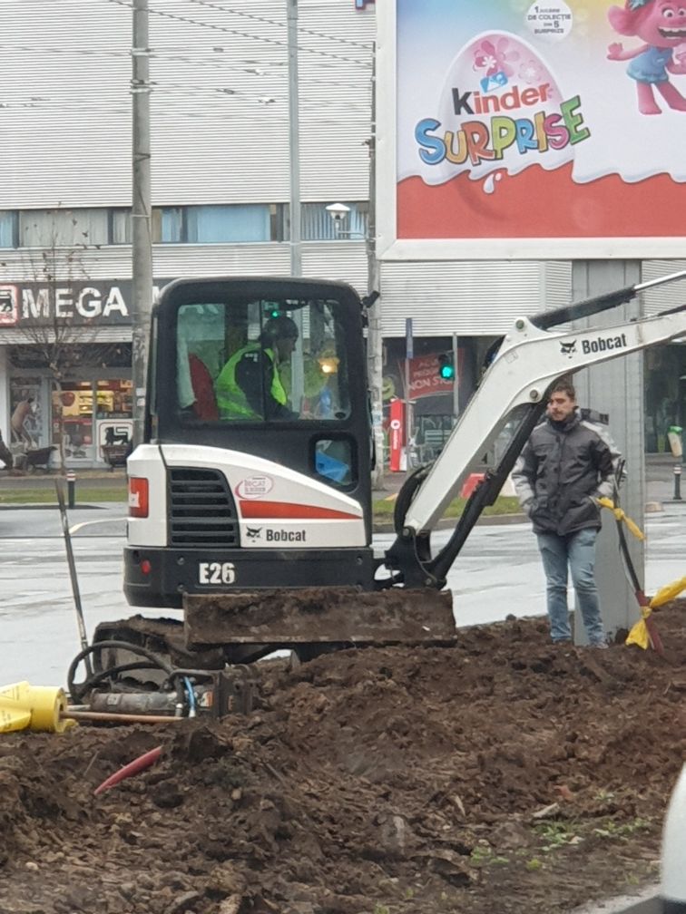 Inchiriez miniexcavator bobcat