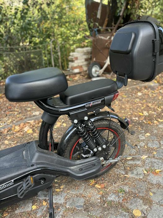 Електрически мотоциклет Maxmotors