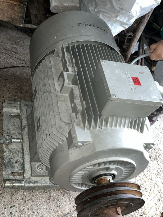 De vînzare un motor în trei timp