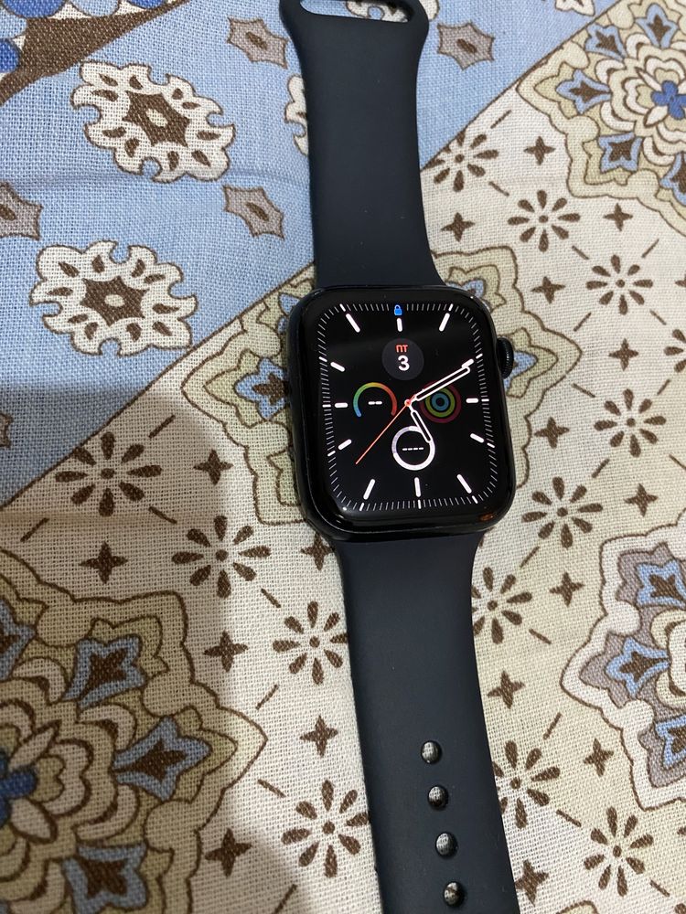 Продам часы Apple Watch SE 2 Gen