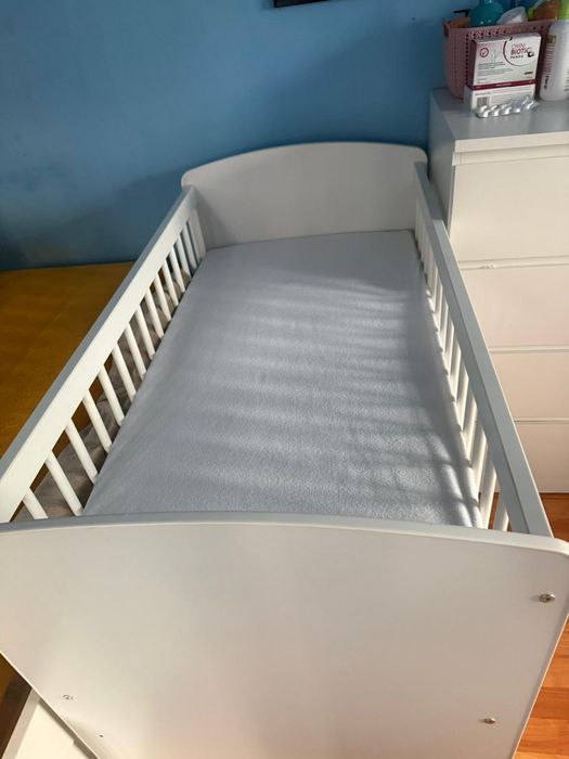 Pătuț din lemn pentru bebe