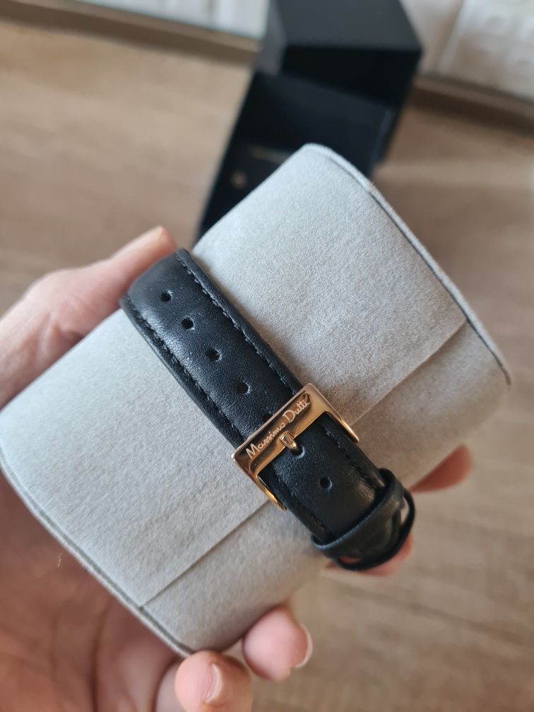 Часовник Massimo Dutti