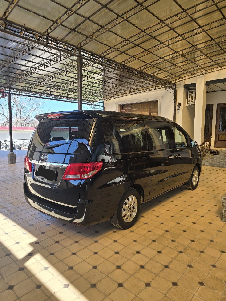 Jac M4, mikroavtobus, Жак М4 микроавтобус 
Microovtobus 1