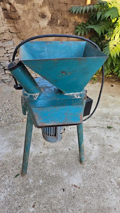 Фружомелка от СОЦА много запазена с мотор 2.2 малофазен мотор уникална