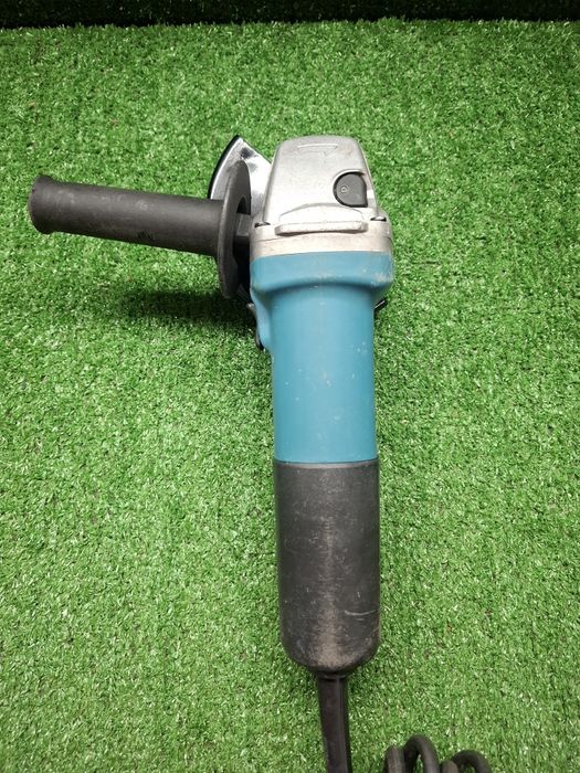 Шлайф на Makita 9558NBR