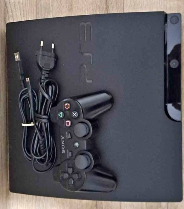 Vând ps3  cu 6 jocuri