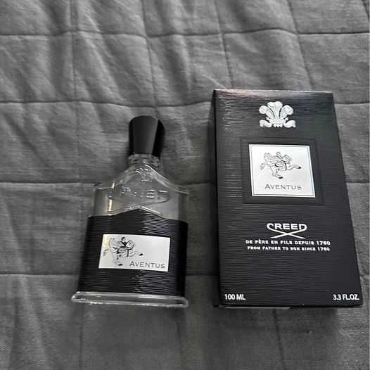 Продавам Creed Aventus на отливки и шише