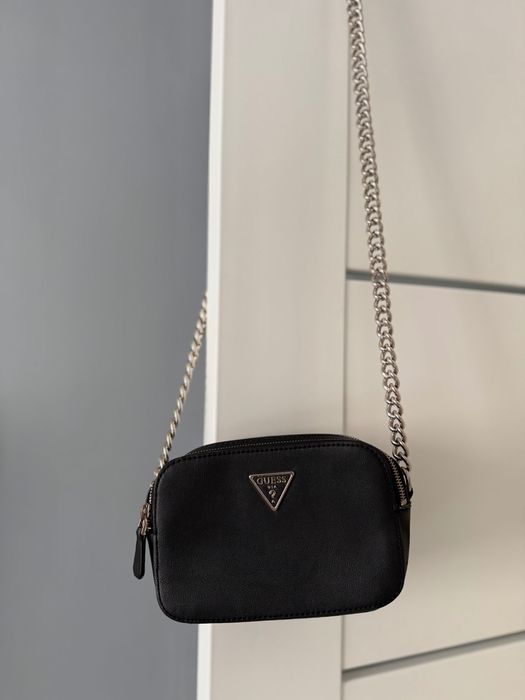 Дамска чанта GUESS