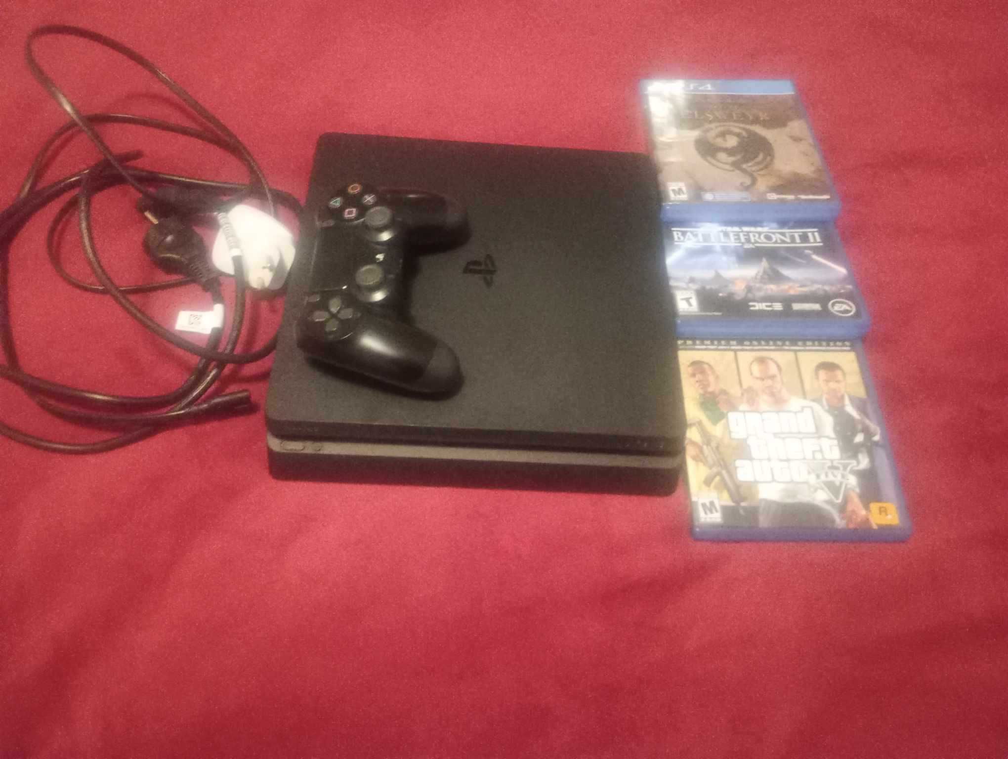 PS4 Playstation с 3 игри