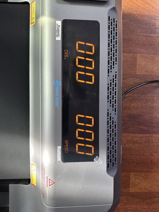 Vând banda de alergat mobila.