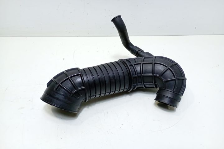 Furtun admisie aer 8E0129615J Audi A4 B7